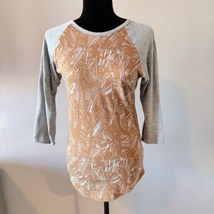 LuLaRoe Brown and Gray 3/4 Sleeve Top
